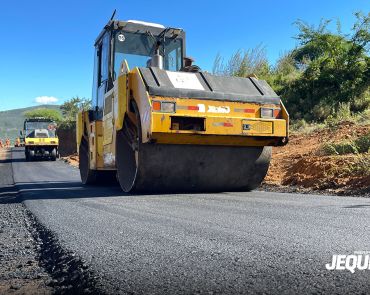 Obras de pavimentação da Prefeitura de Jequié chegam a novas ruas do Loteamento Santa Luz
