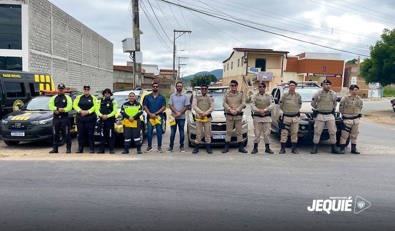 Prefeitura de Jequié, Polícia Rodoviária Estadual e Ciretran promovem blitz educativa reforçando o Maio Amarelo
