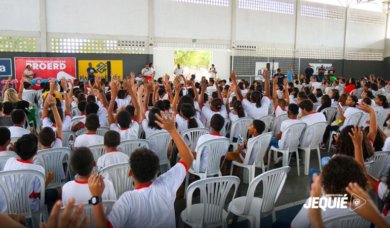 Prefeitura de Jequié e Polícia Militar formam 834 estudantes das escolas municipais do PROERD