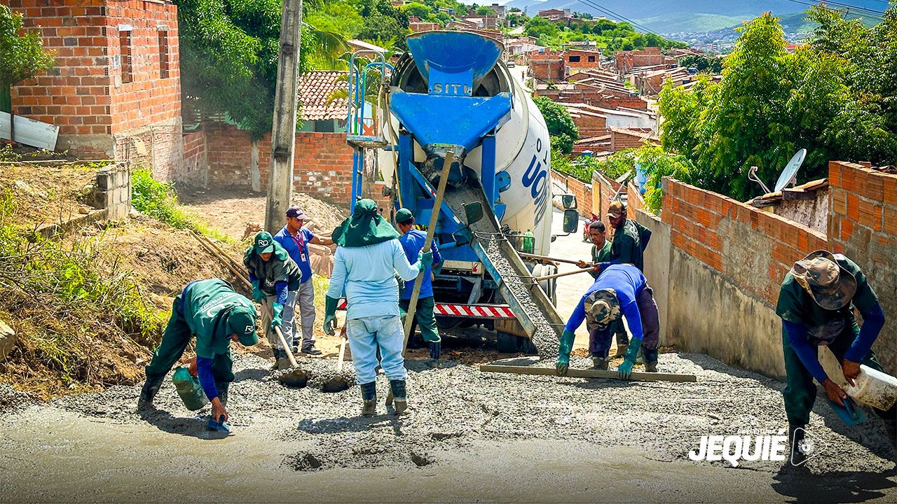 Prefeitura de Jequié acelera programa de pavimentação e obras chegam a novas ruas do Conjunto Prodecor e do Inocoop