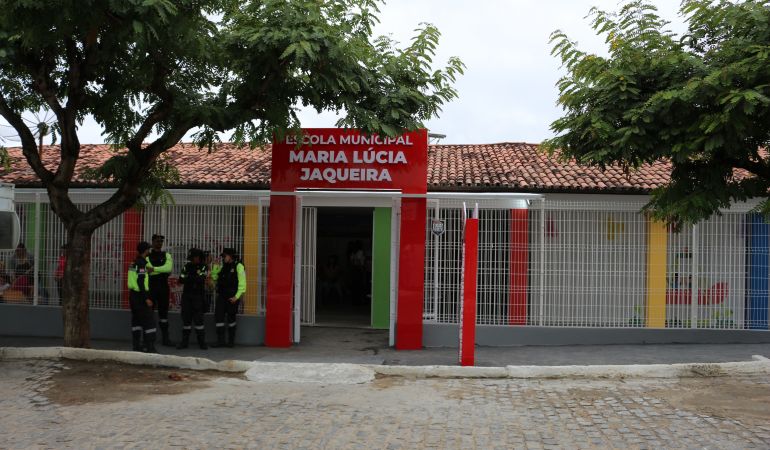 ESCOLA - Ampliação da Escola Maria Lúcia Jaqueira