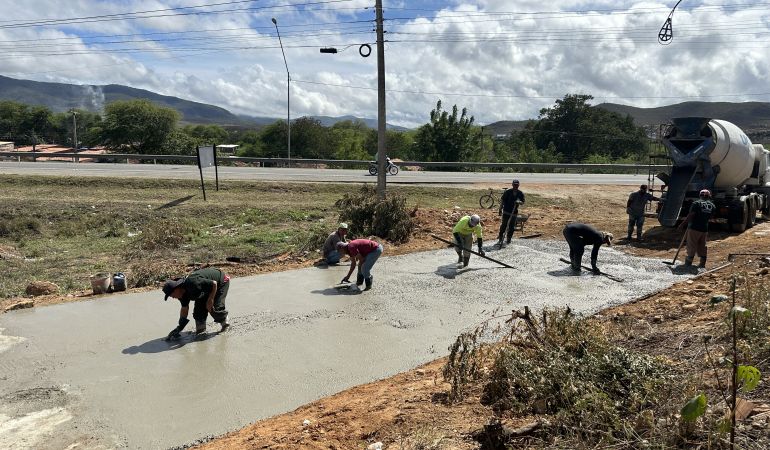 FORNECIMENTO DE CONCRETO USINADO: Fornecimento de Concreto Usinado 30 MPA vias e obras públicas