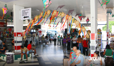 Pelo segundo ano Prefeitura de Jequié recepciona visitantes e turistas que desembarcam na Estação Rodoviária ao som de muito forró e animação