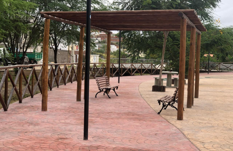 Construção da Praça do Loteamento Sunville