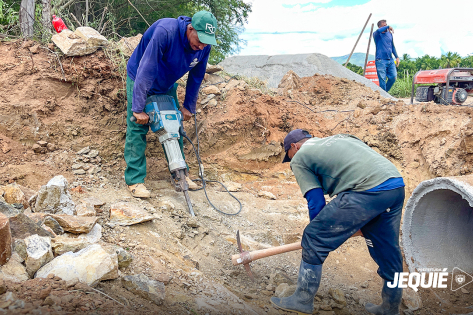 Prefeitura de Jequié avança com obras de drenagem pluvial na estrada da Barragem da Pedra