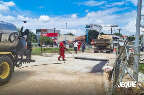 Prefeitura de Jequié libera trânsito sobre ponte do Pompílio Sampaio, após conclusão das obras de recuperação da cabeceira