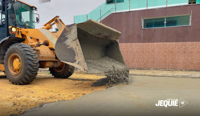 Prefeitura de Jequié mantém investimentos em recursos próprios com obras de pavimentação em concreto no Betaville, Recanto dos Pássaros e  Curral Novo