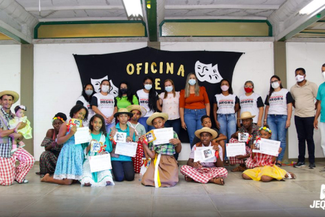 Prefeitura de Jequié promove entrega de certificados de curso gratuito de Teatro à crianças e adolescentes atendidas pelo CRAS