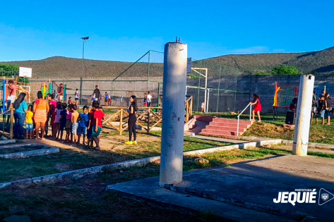 Prefeitura de Jequié promove Projeto Ruas de Lazer e leva atividades esportivas e ações de integração aos jovens do Residencial Vida Jequié