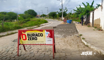 Prefeitura de Jequié realiza serviços de infraestrutura nas vias públicas atingidas pelas enchentes