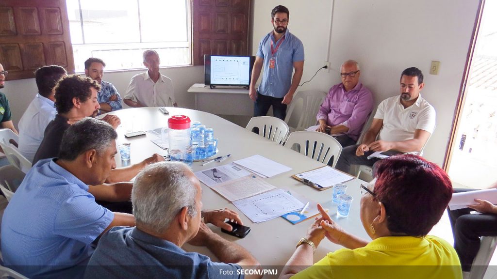 Prefeitura de Jequié e Conselho Municipal de Defesa do Meio Ambiente discutem plantio de novas árvores no Centro de Saúde Jequié