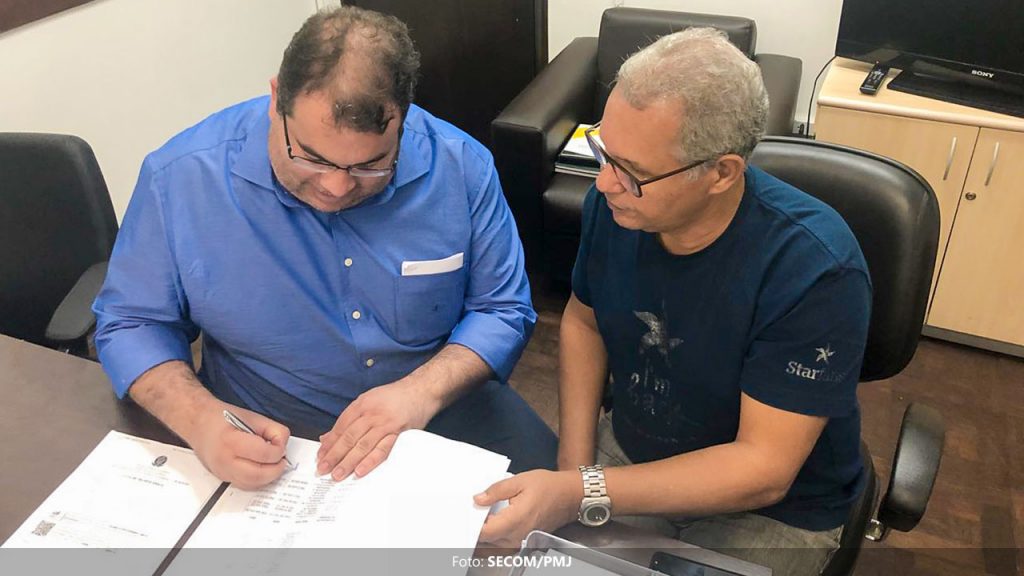 Prefeito de Jequié assina convênio com a Polícia Federal para homologação do porte de arma da Guarda Municipal