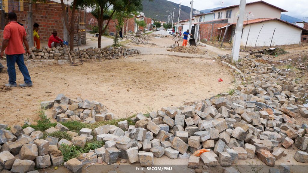 Prefeitura de Jequié finaliza recuperação do calçamento de acesso à Cachoeirinha