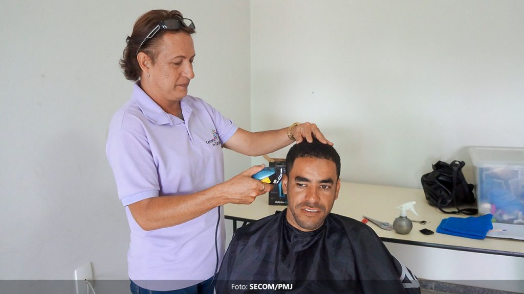 No ‘Setembro Amarelo’ CAPS AD recebe Central de Cursos