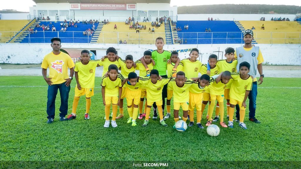 Abertura do Campeonato Municipal de Futebol de Base movimenta Estádio Waldomiro Borges