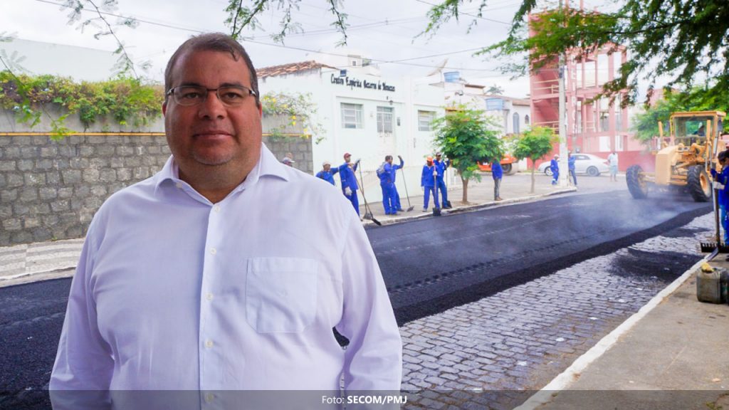 Prefeitura de Jequié inicia obra de pavimentação asfáltica da Avenida São Bernardo
