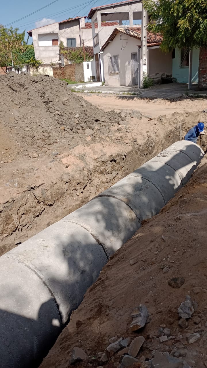 Contratação de Empresa Especializada para Execução de Serviços de Drenagem Pluvial Nos Bairros: Km3, Amaralina e Guilherme Fernandes no Município de Jequié