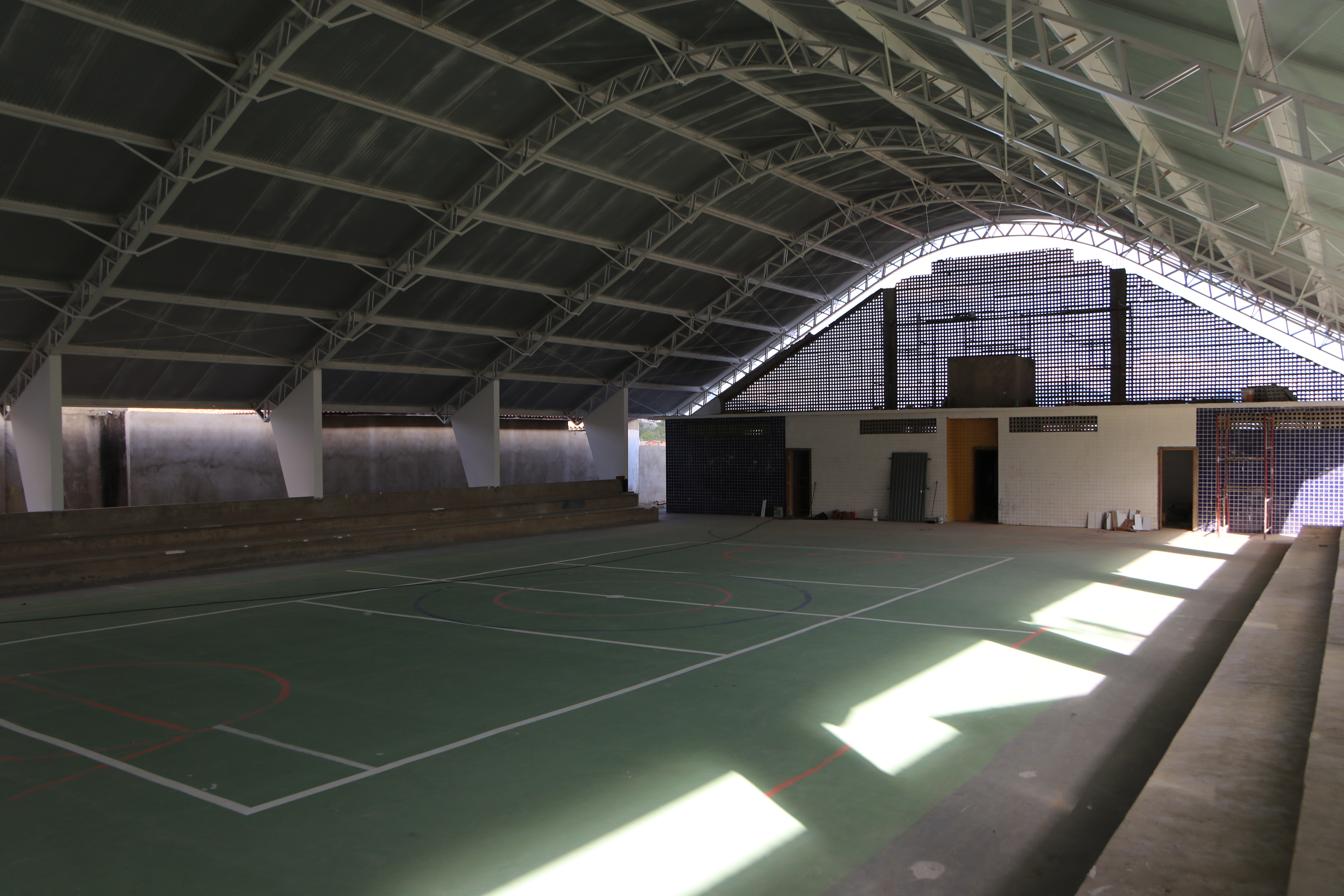 OBRA: Reforma da Quadra Coberta com Vestiário da Escola Municipal Vilma Brito Sarmento