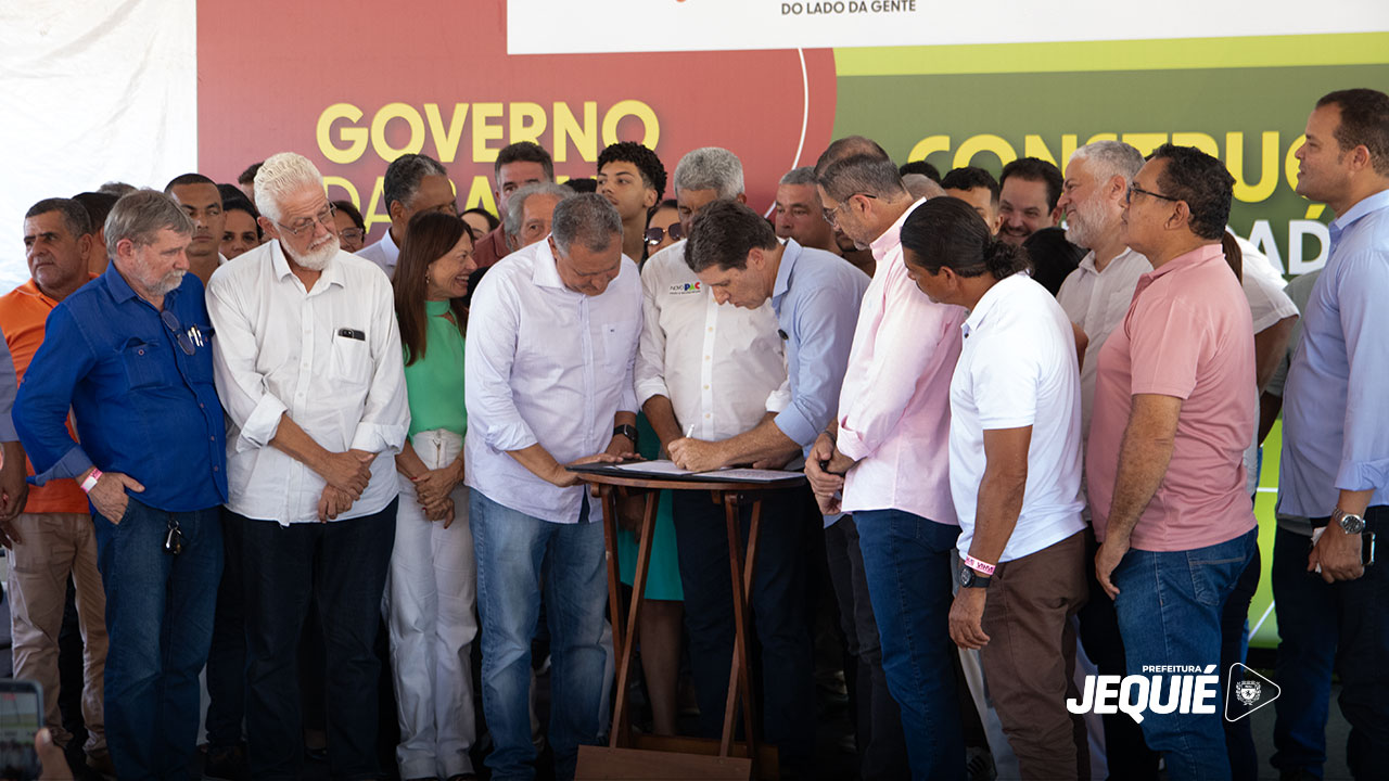 Prefeito de Jequié assina ordem de serviço para a construção da Arena Brasil, equipamento destinado ao fortalecimento do Esporte no município