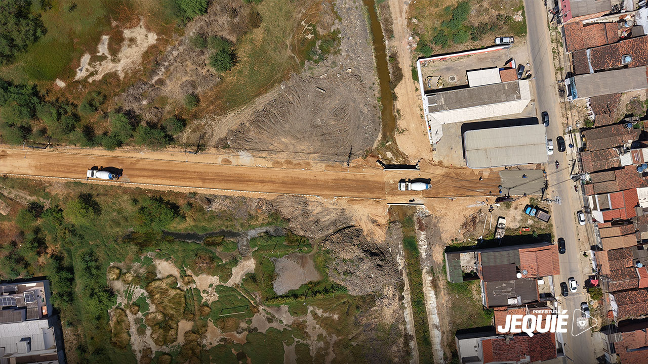 Prefeitura de Jequié inicia pavimentação da via que liga São Judas Tadeu e Mutirão à Avenida Waldomiro Borges
