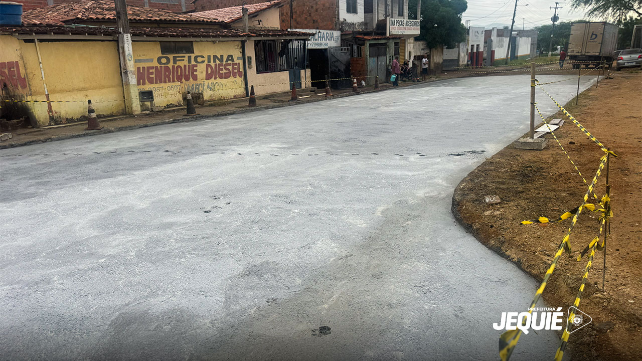 Prefeitura de Jequié mantém avanço das obras de pavimentação na Cidade Nova e serviços chegam à Rua Aureliano Barbosa