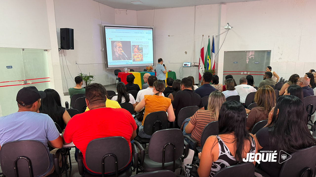 Prefeitura de Jequié promove roda de conversa sobre acolhimento da população LGBT nos equipamentos sociais