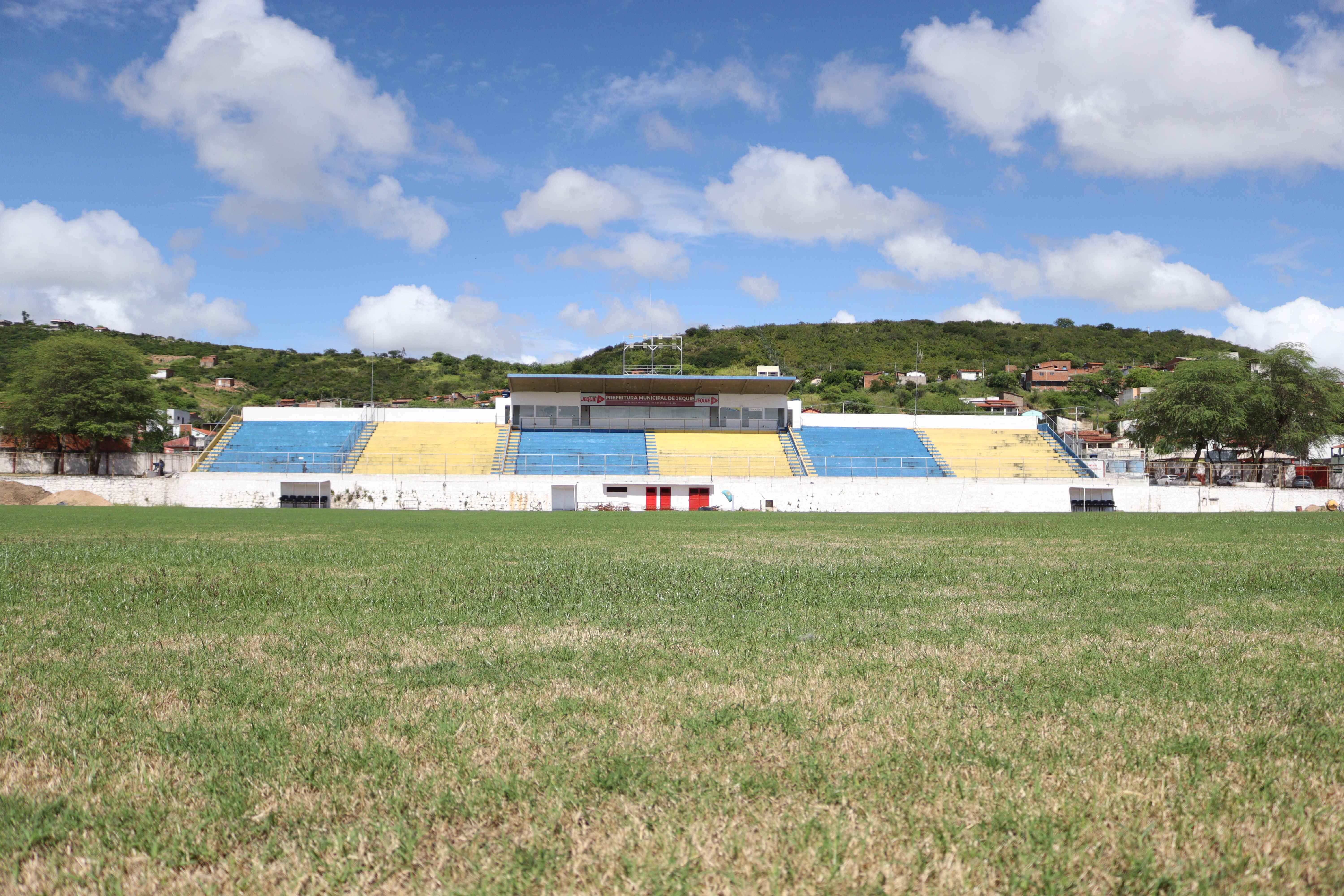 OBRA: Reforma e Ampliação da Arquibancada do Estádio Waldomiro Borges